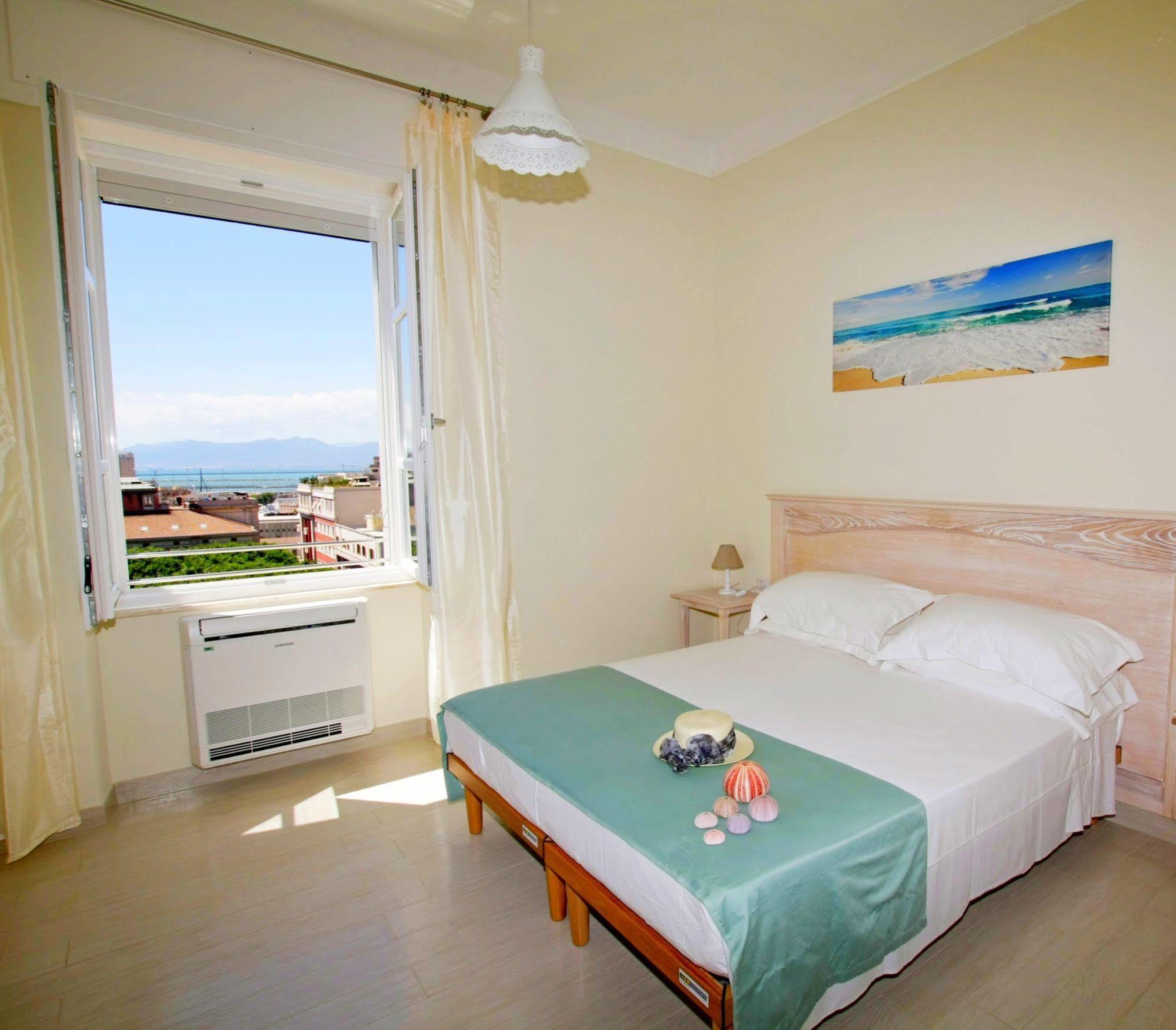 Brezza Marina Luxury Rooms 칼리아리 외부 사진