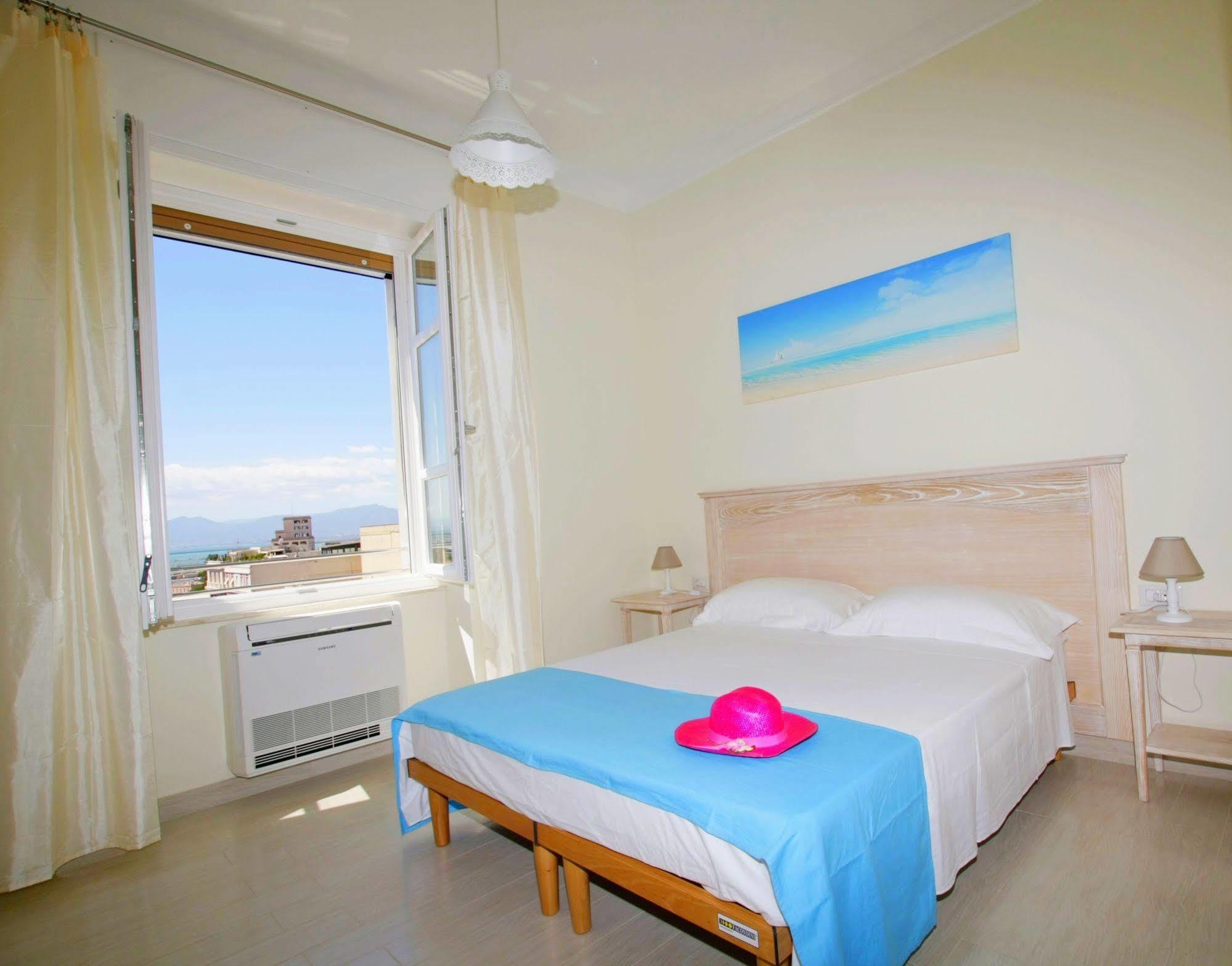 Brezza Marina Luxury Rooms 칼리아리 외부 사진