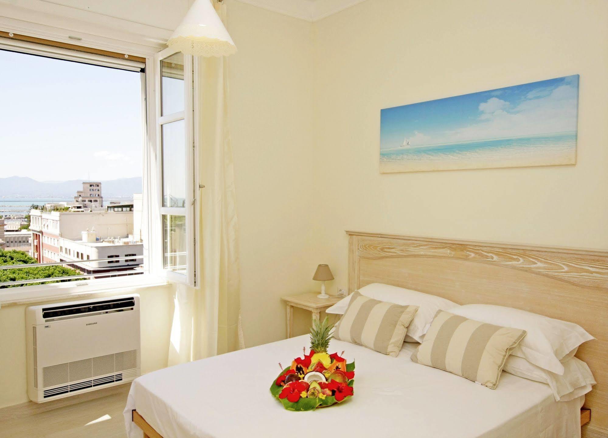 Brezza Marina Luxury Rooms 칼리아리 외부 사진