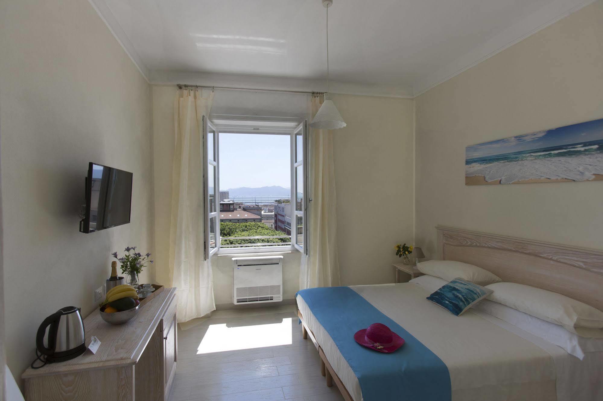 Brezza Marina Luxury Rooms 칼리아리 외부 사진