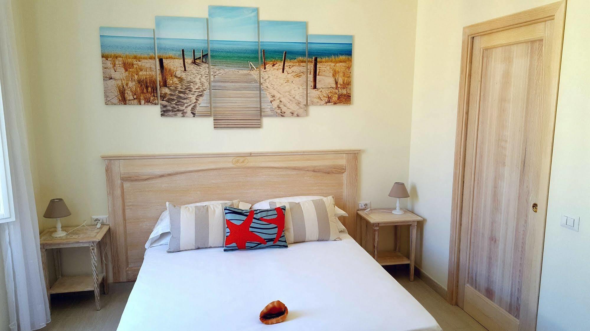 Brezza Marina Luxury Rooms 칼리아리 외부 사진
