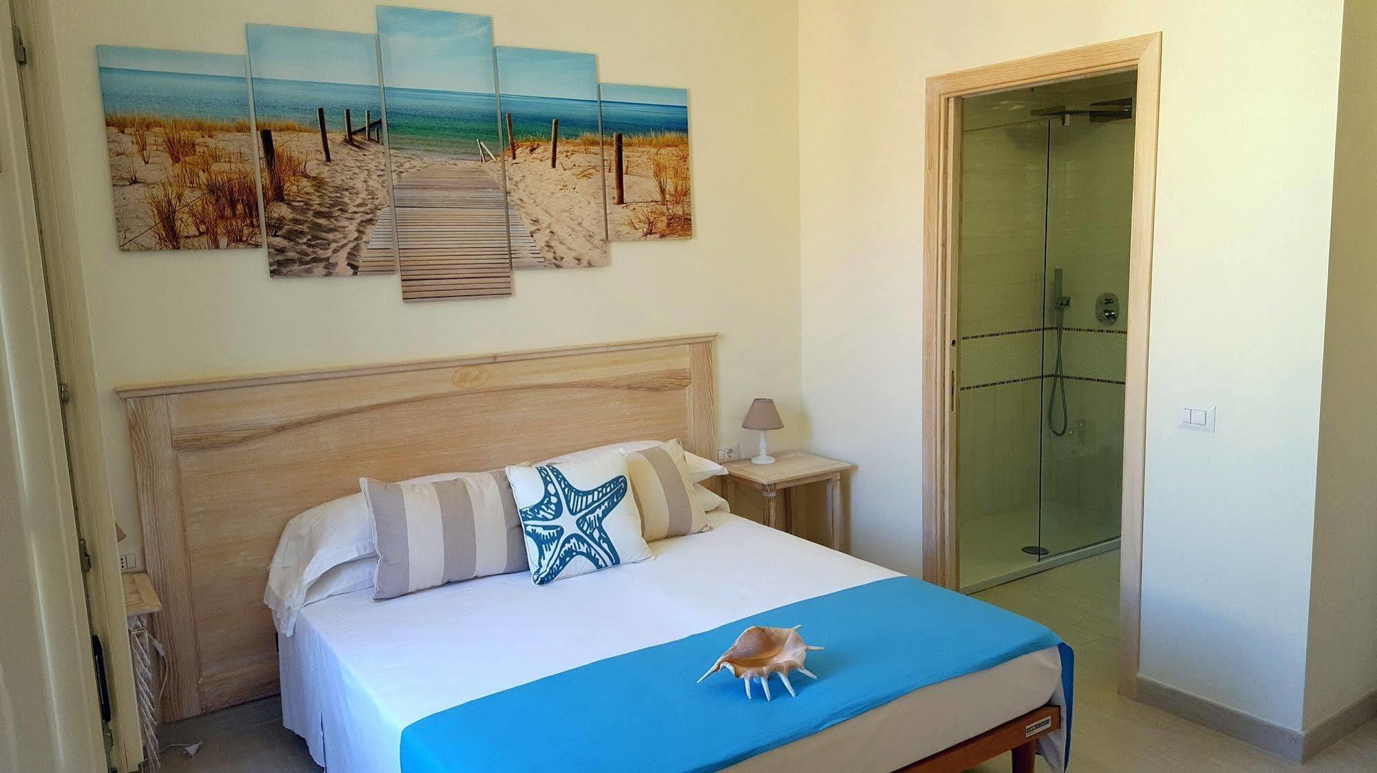 Brezza Marina Luxury Rooms 칼리아리 외부 사진
